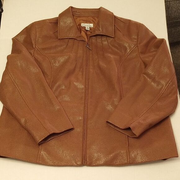 Kim Rogers cropped faux leather jacket - Picture 4 of 12